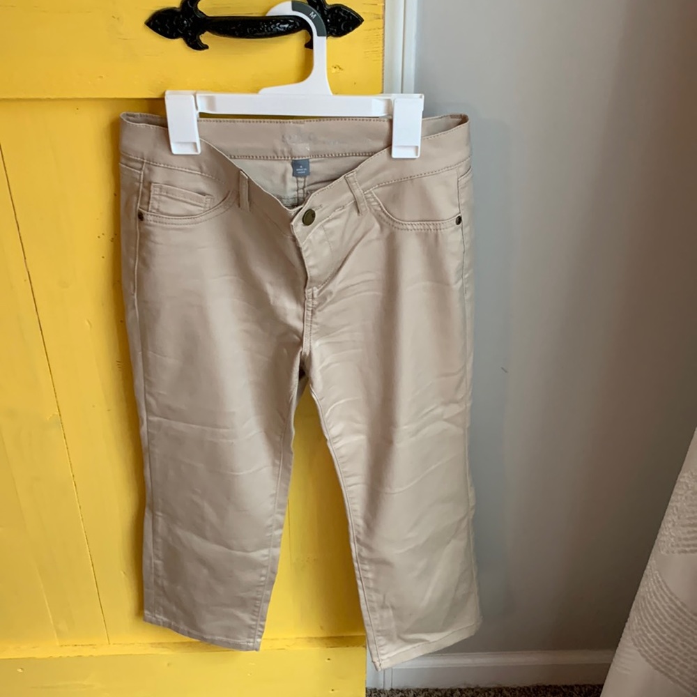 New York and Company Khaki Stretch Capri Crop Pants Size 6